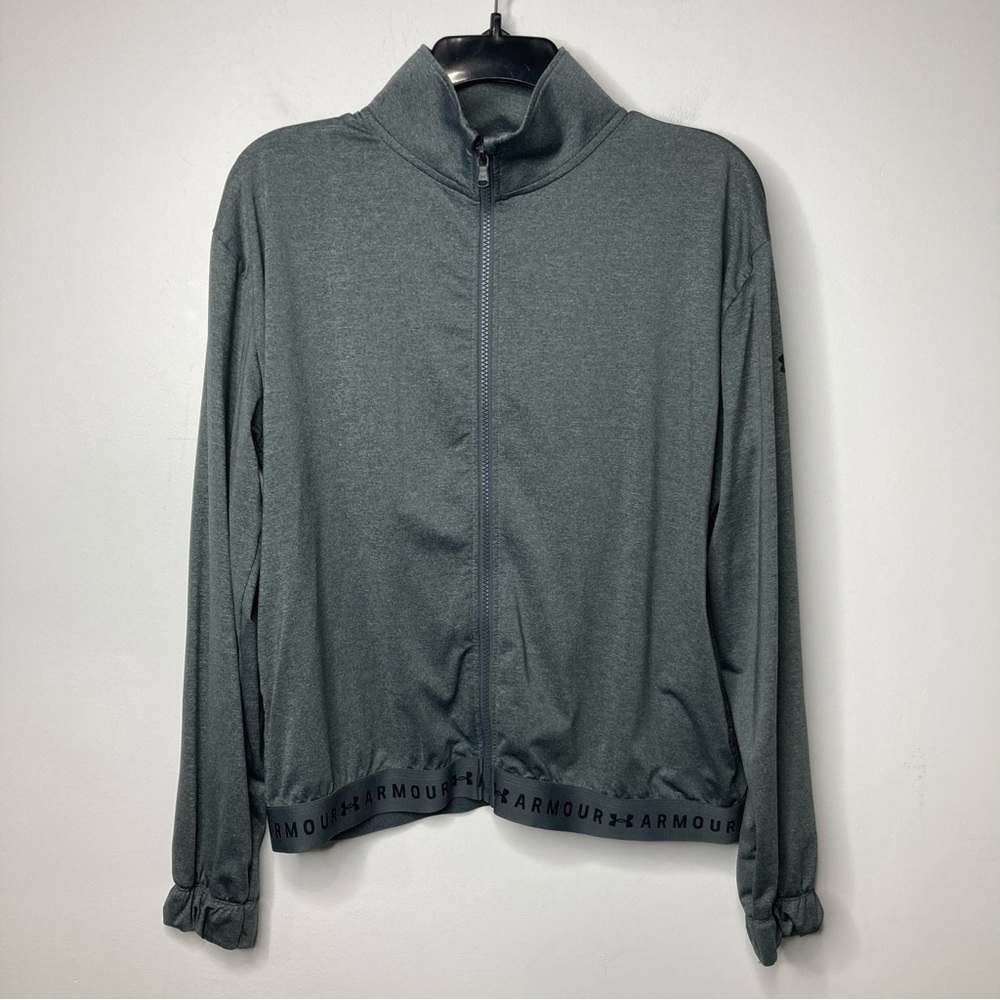 Under Armour loose fit‎ jacket size medium